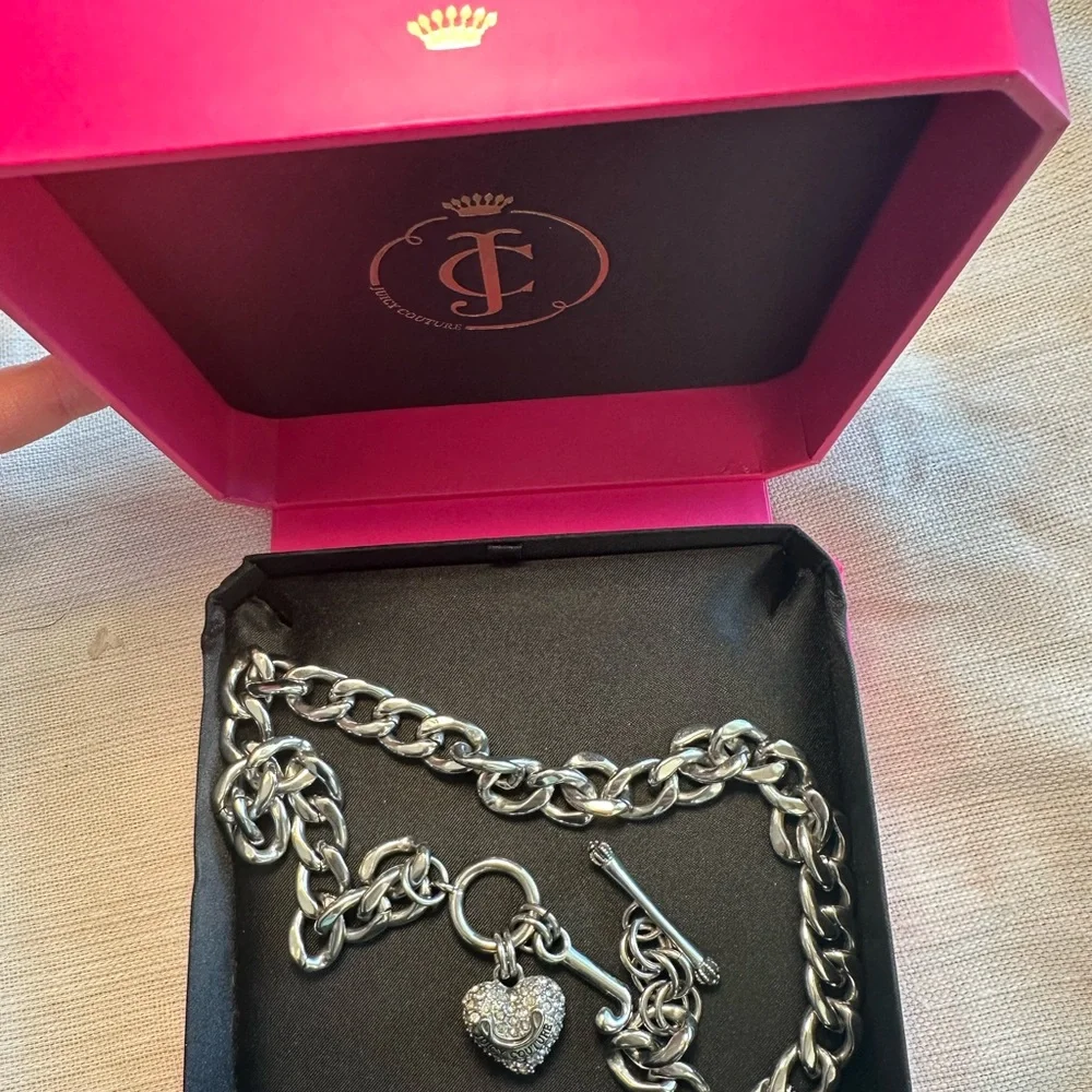 Juicy Couture Silver Heart Charm Necklace – With Box - Picture 3 of 3
